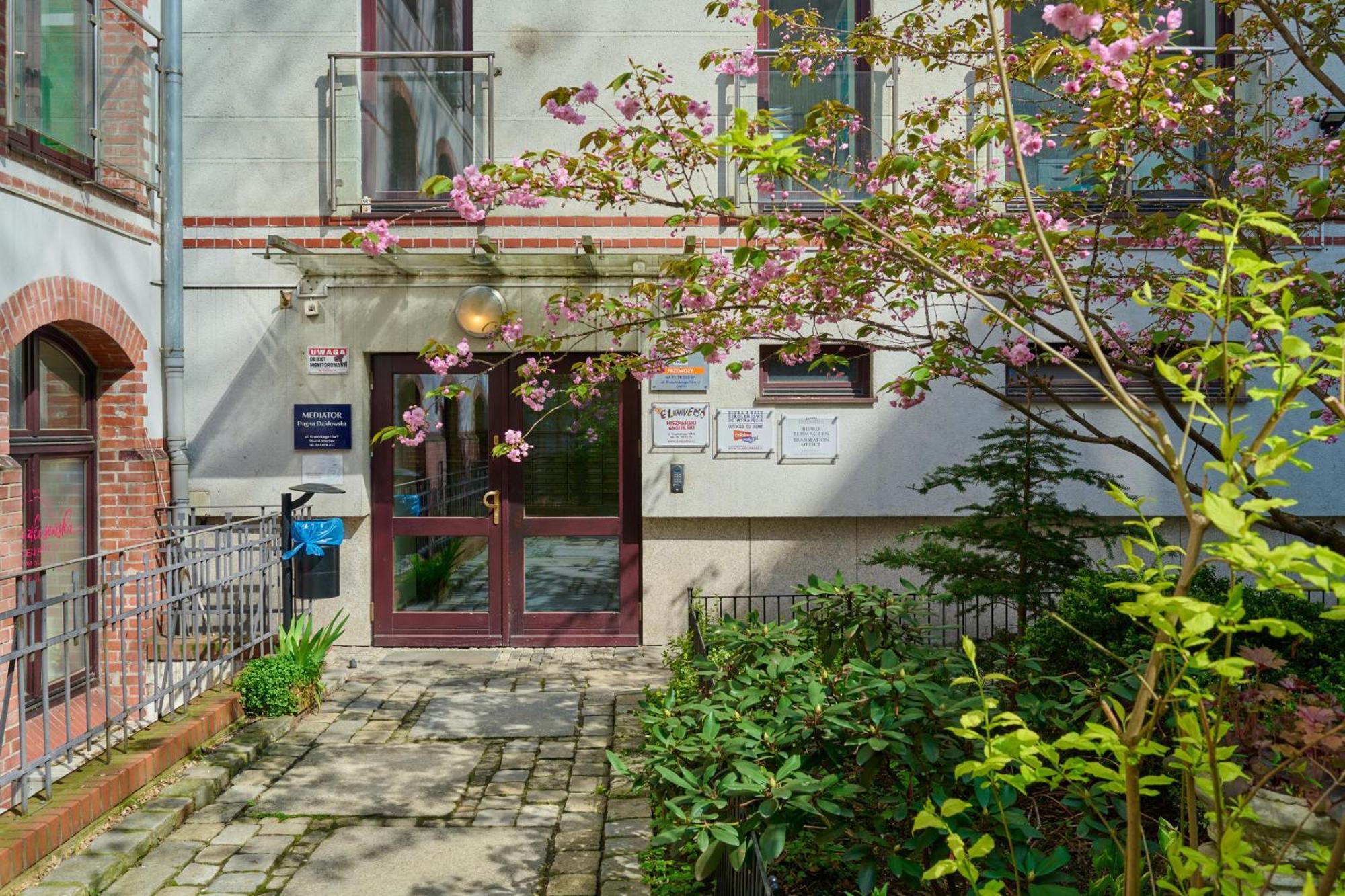 Apartament Szept Galeria Dominikanska By Noclegi Renters Wroclaw Luaran gambar
